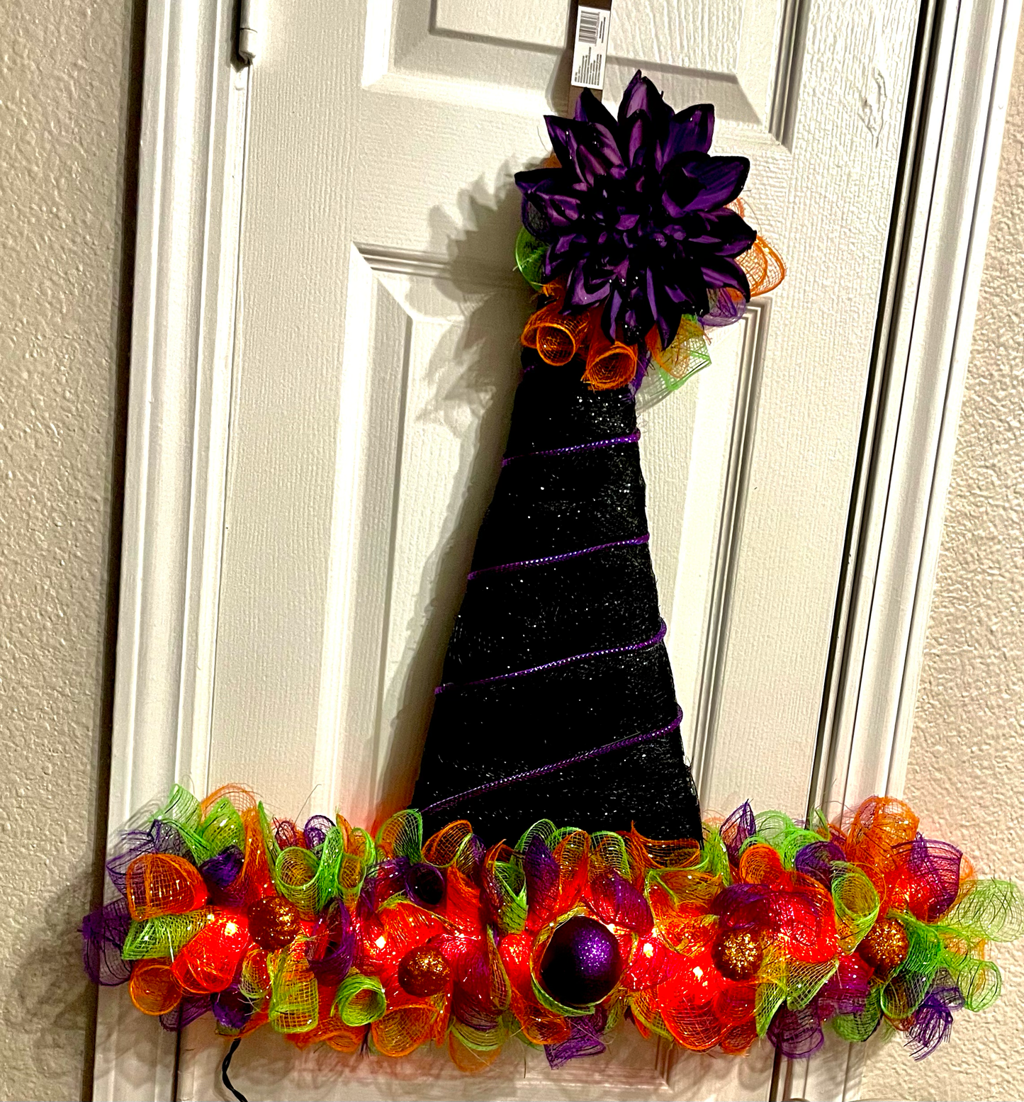 Witch's Hat Lighted Wreath